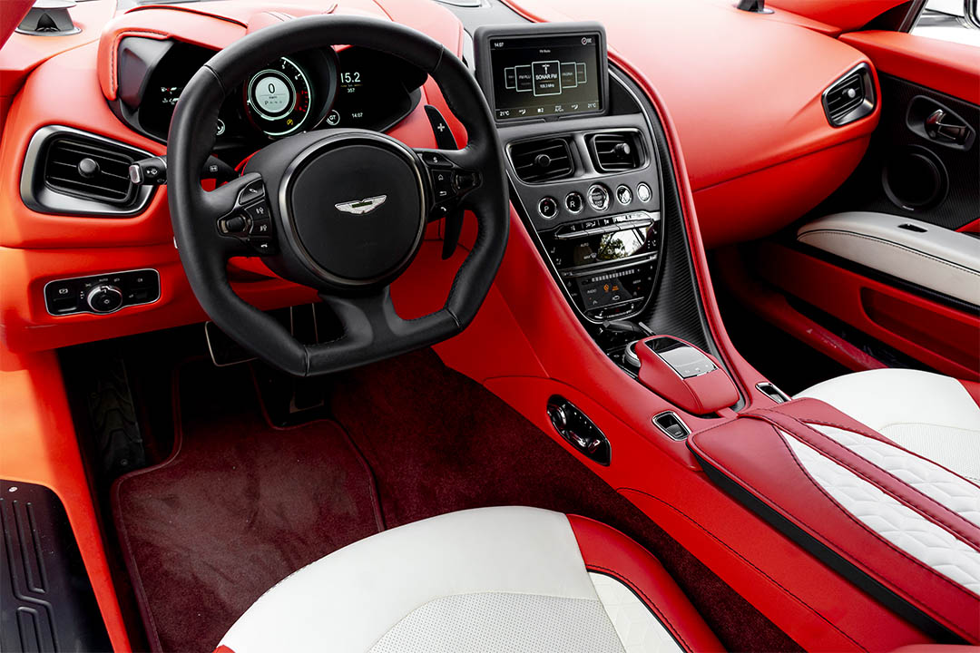 Aston Martin DBS Volante Superleggera - Imagen 29