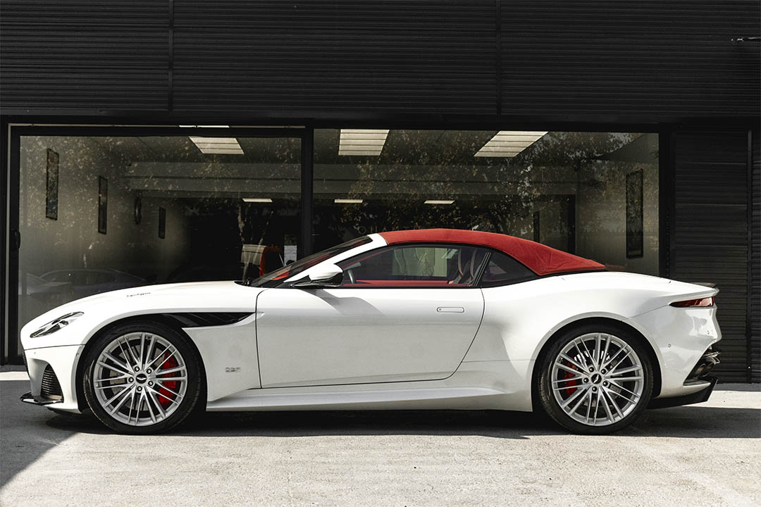 Aston Martin DBS Volante Superleggera - Imagen 6