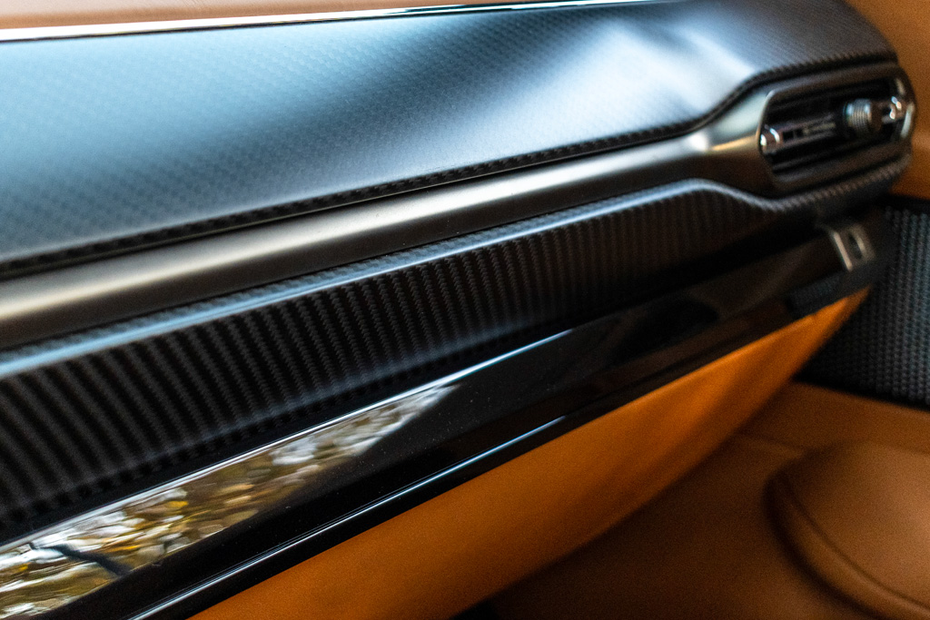 Aston Martin Vantage Roadster - Imagen 20