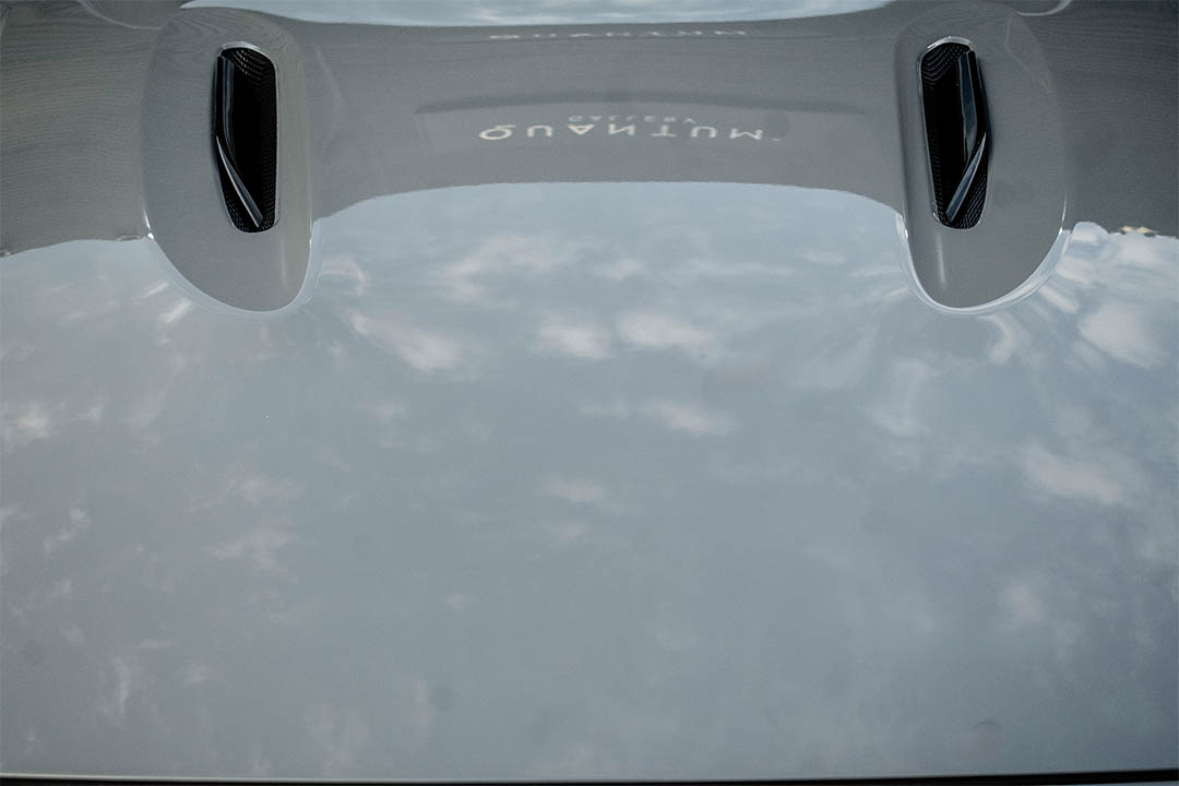 ASTON MARTIN_0002_AFL_5906-Edit dbx 3