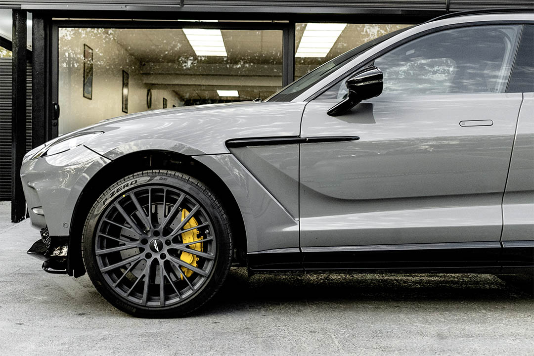 ASTON MARTIN_0024_AFL_5865-Edit dbx 16