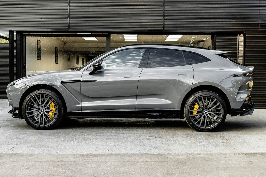 ASTON MARTIN_0025_AFL_5863-Edit dbx 14