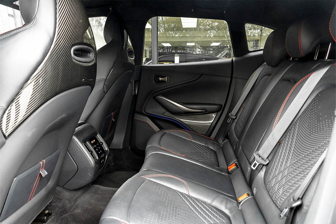 Aston Martin DBX 2023 - Imagen 16