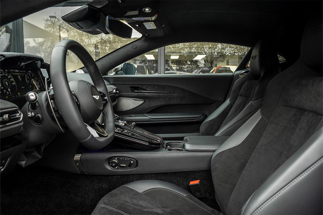 AM_1_0007_AFL_7343-Edit aston martin vantage 8